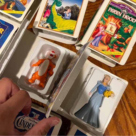 12 VTG Disney Mcdonalds Happy Meal Masterpiece Figurine VHS Lot 1995 1996 EU - Picture 4 of 4